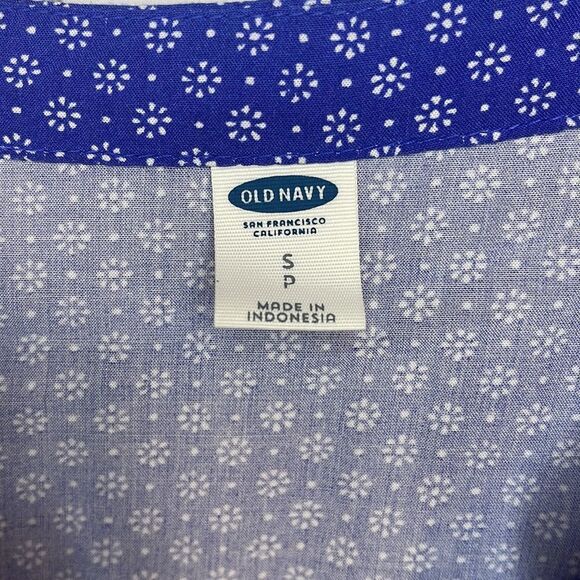 Old Navy Pleated Dress - Picture 2 of 5